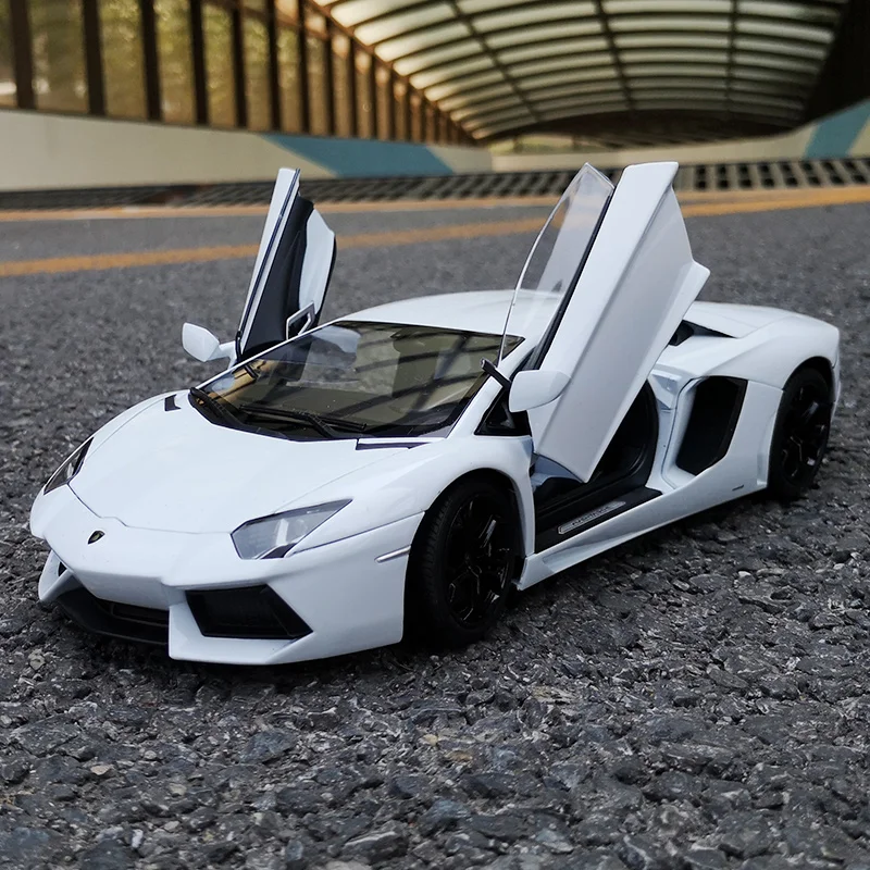 Welly 1:18 Lamborghini LP700-4 фиолетовая Большая корова модель автомобиля Моделирование Украшение автомобиля коллекция Подарочная игрушка Литье под давлением модель игрушка для мальчиков - Цвет: LP700-4