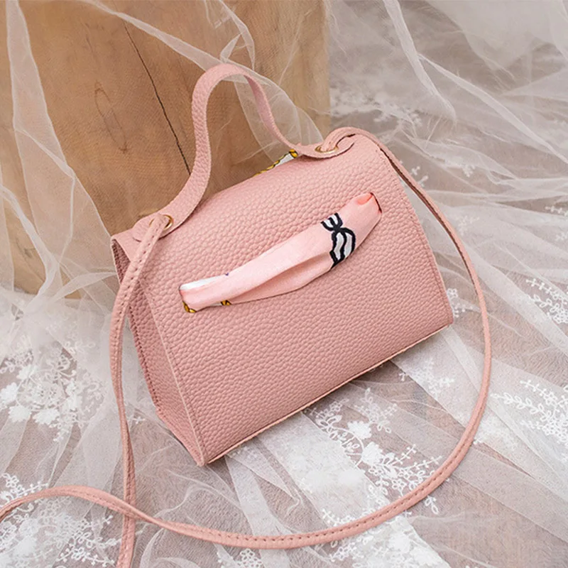 Women Elegant Scarf Handbag Ladies Casual Shoulder Messenger Bag Female Lock Crossbody Small Flap Bags Designer Handbags SS0423 (1)