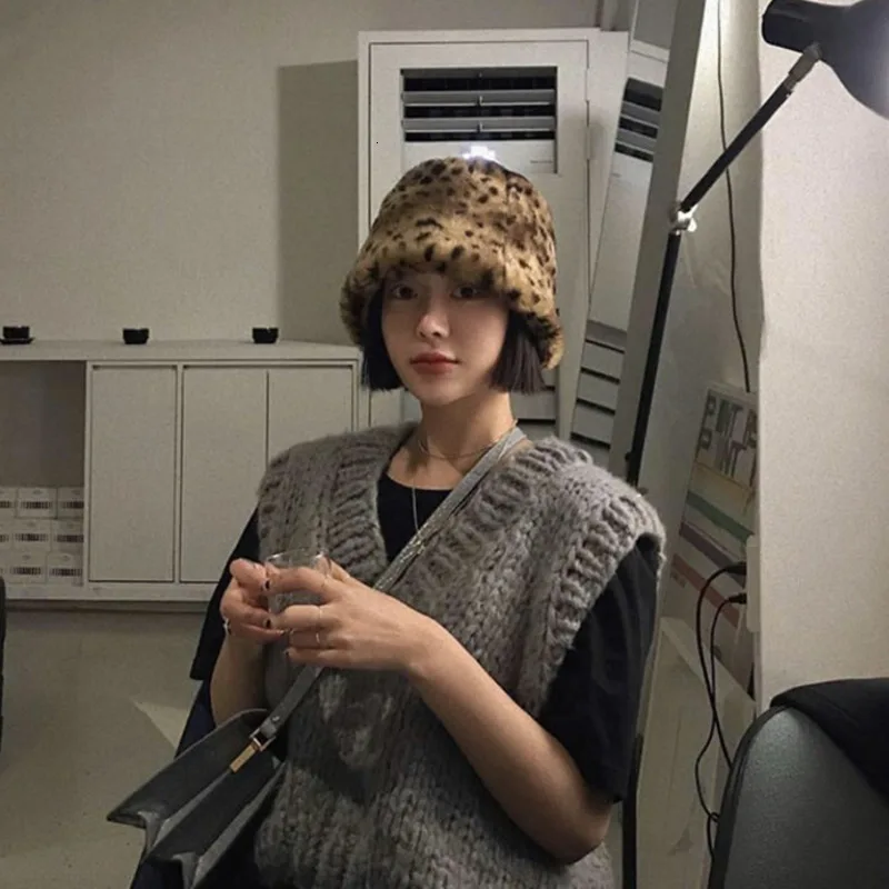 Корейская осенне-зимняя винтажная леопардовая плюшевая Панама, японская милая и милая Рыбацкая шапка, теплая мягкая шапка для бассейна 56-58 см