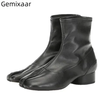 

Chic Splited Toe Boots Women Solid Black White Color Chunky Round Med Heel Bottes Comfy Real Leather Insole T-show Ankle Boots