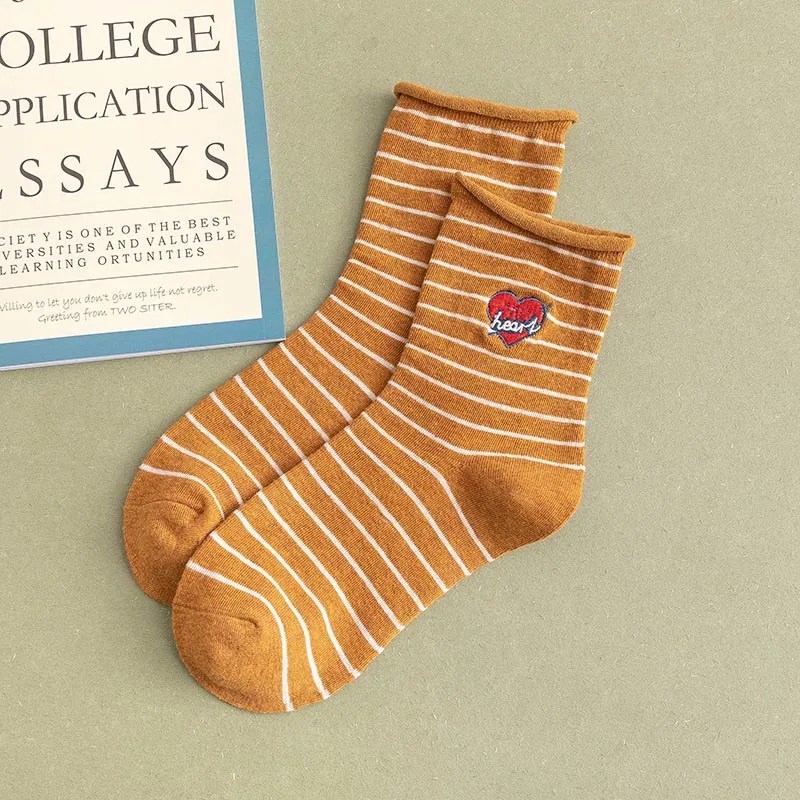 Yellow Socks COSPLACOOL/теплые носки с вышивкой и надписью «сердце», забавные носки в полоску Harajuku, креативные милые носки, женские кальцитовые носки - Цвет: Yellow Socks