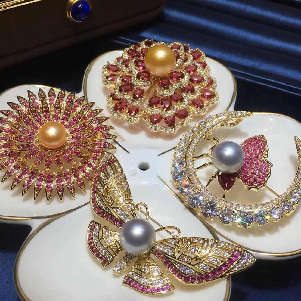 

Christmas Gifts Plated 4 pieces of Brooches with Natural Fresh Water Pearls Brooches for Women