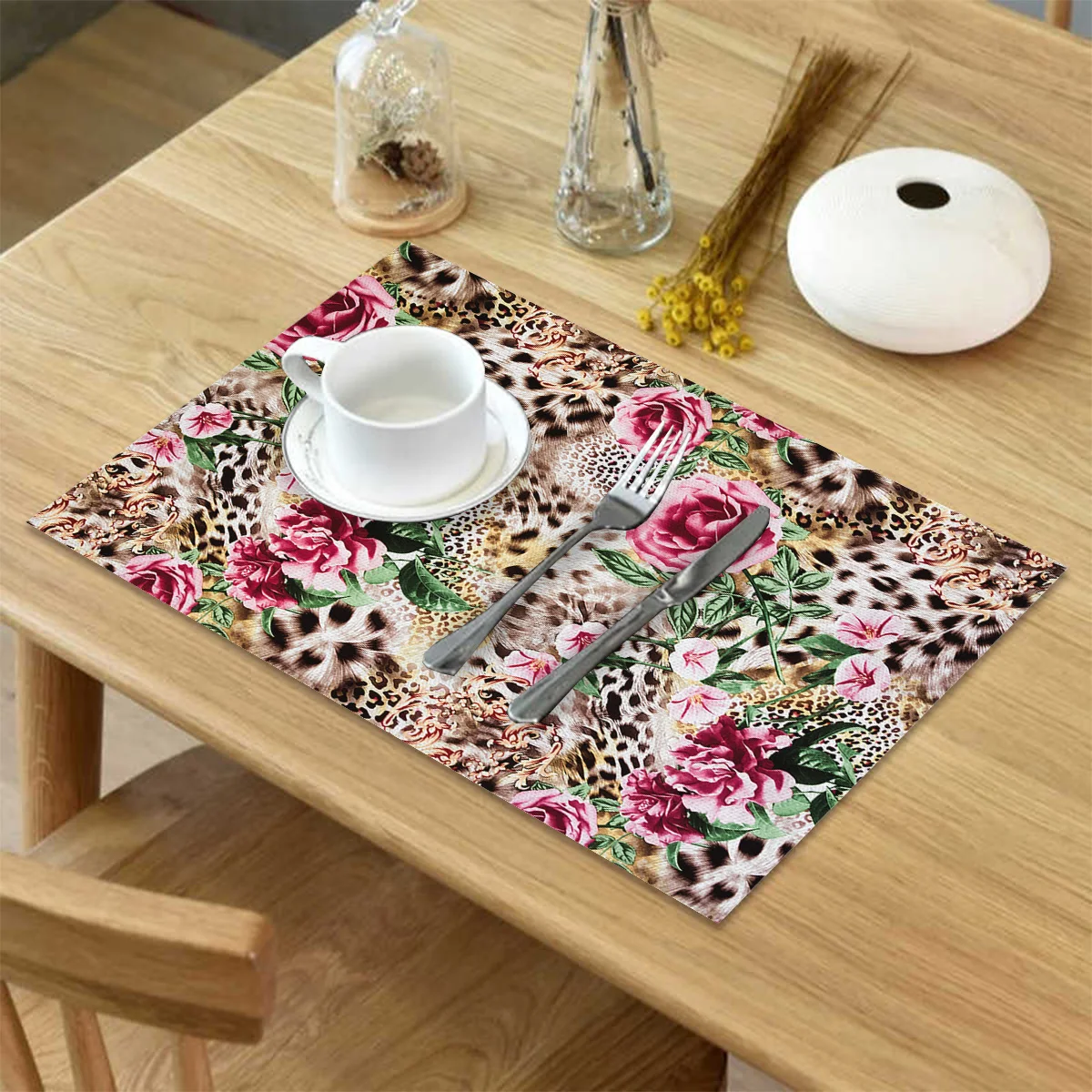 4, 6 штук в партии, комплект Коврики на стол Lepard рисунком, с розочками, с принтом из хлопка и льна Столовая салфетка Кухня аксессуары украшения для домашней вечеринки салфетки