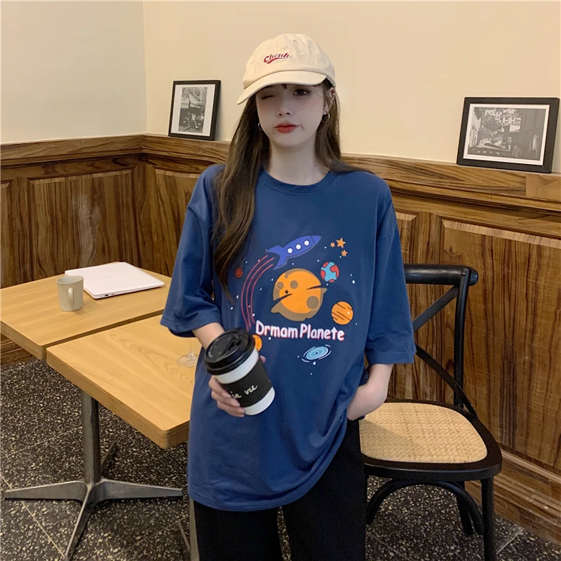 

Женские футболки, топы, японские кавайные дамские свободные футболки Ulzzang с принтом планеты, свободная футболка, Женская Корейская одежда в стиле Харадзюку для женщин
