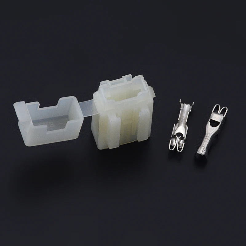 BXC Car Fuse Box with 2pcs Terminal for mini fuse 5pcs White Plastic Molded Case Hernia Light Accessories