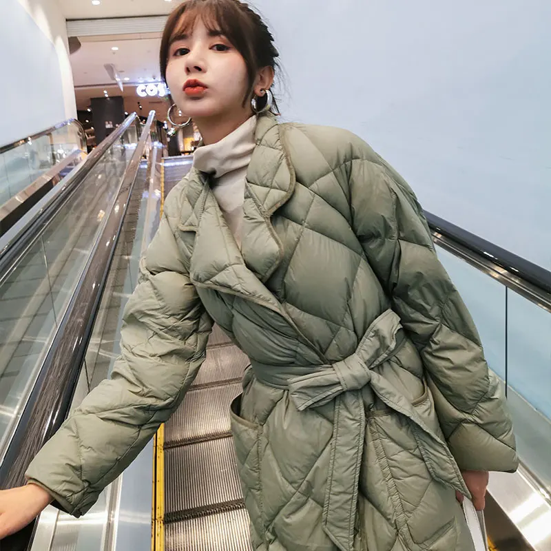 Goedkoop YNZZU Koreaanse Stijl 2019 Winter Jas Vrouwen Solid Mid Lange Ultra Licht Witte Eend Down Jas Vrouwelijke Outwears met sjerpen A1373