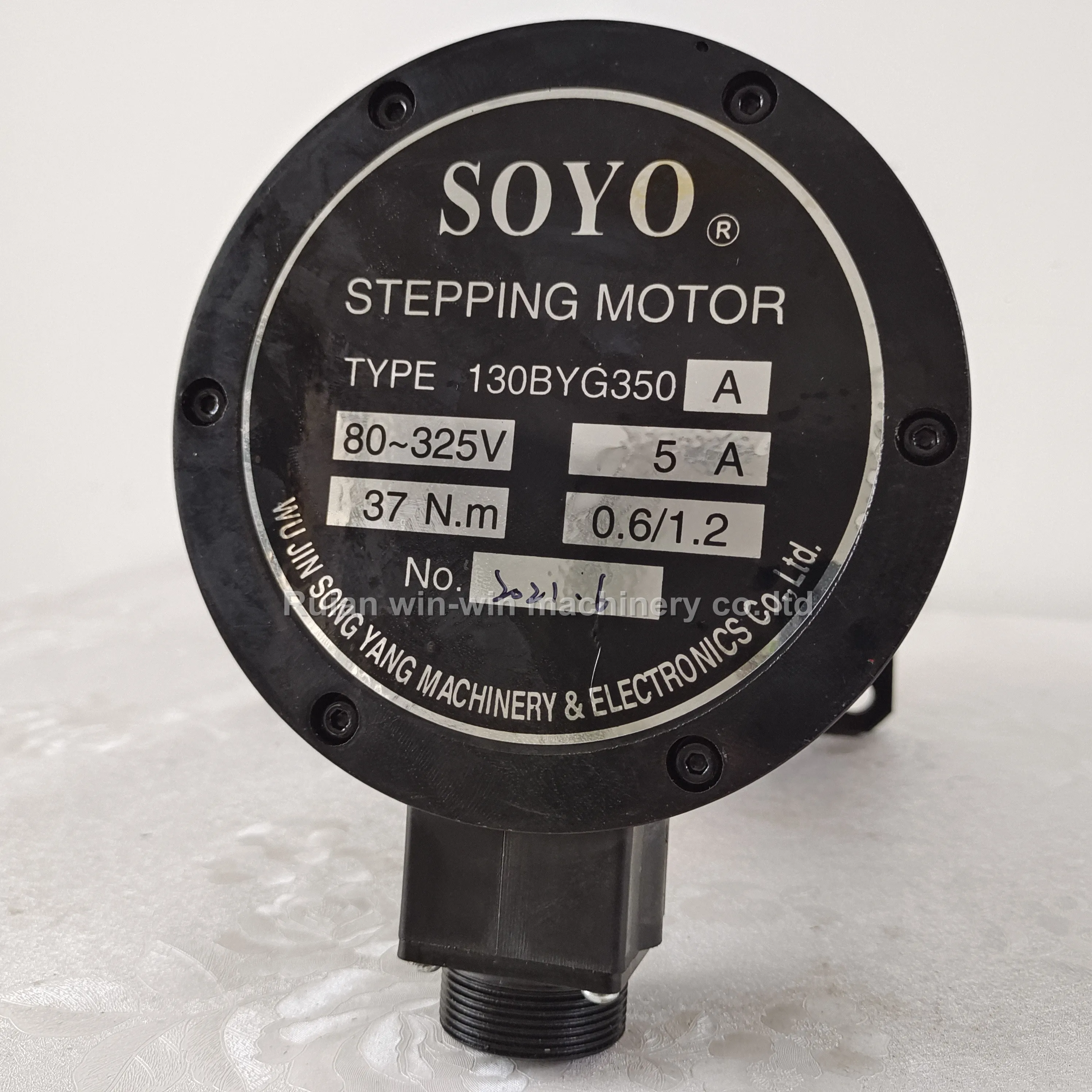 

Шаговый двигатель SOYO 130 byg350a 37N.m для машины по производству пластиковых пакетов