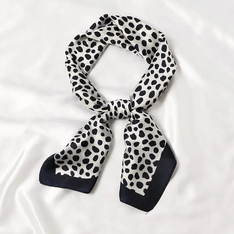 

Fashion Stone Printed 2021 Multifunction Casual Small Square Head Scarves for Girl Bandana Women Silk Hair Scarf Headband