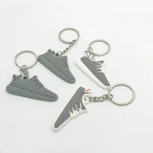 Кольцо для ключей из ПВХ настраиваемый подарок для деятельности реклама маленькие подарки маленькая обувь кулон стиль мягкая шелконовая кукла