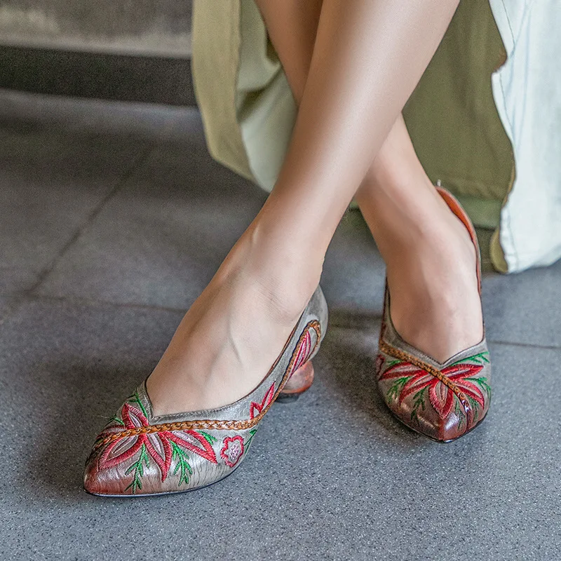 

Johnature 2020 New Spring Pumps Women Shoes Strange Style Genuine Leather Pointed Toe Embroider Retro Slip-on Ladies Shoes