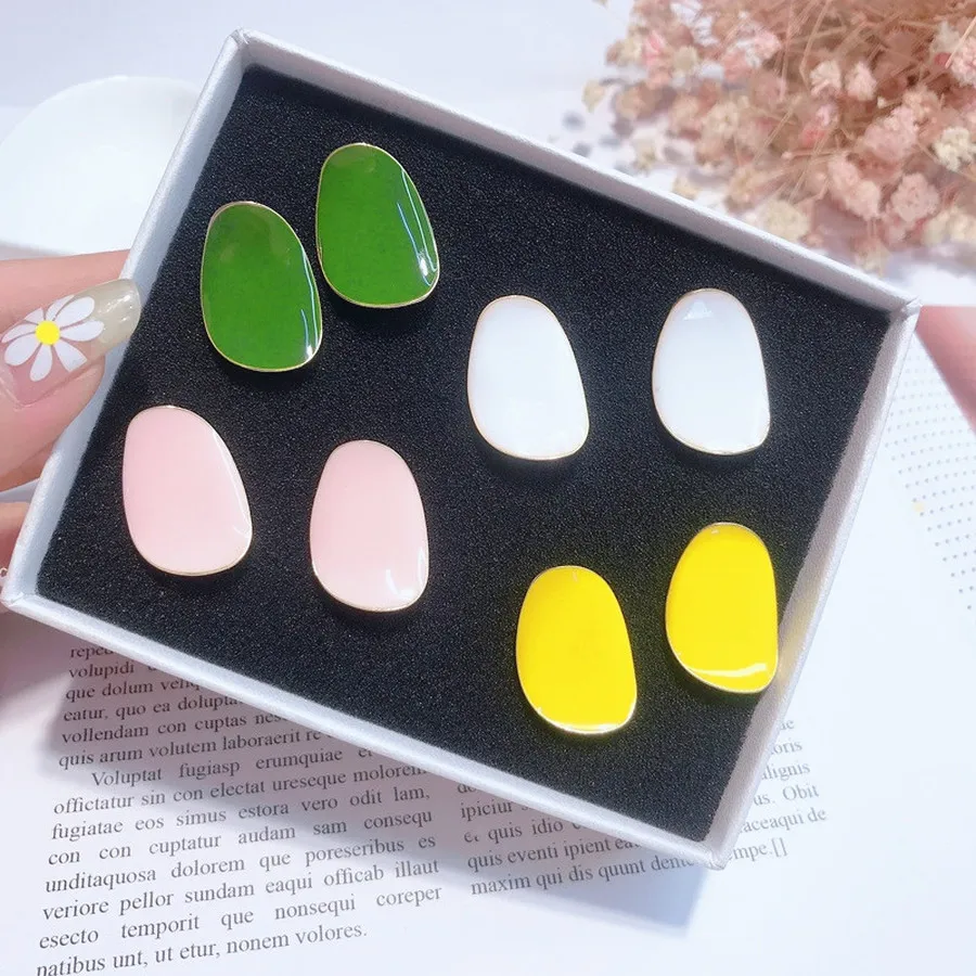 

Korean Vintage Irregular Metal Earrings Simple Geometric Yellow Oval Stud Earrings for Women Fashion Jewelry Earrings Hot Sale
