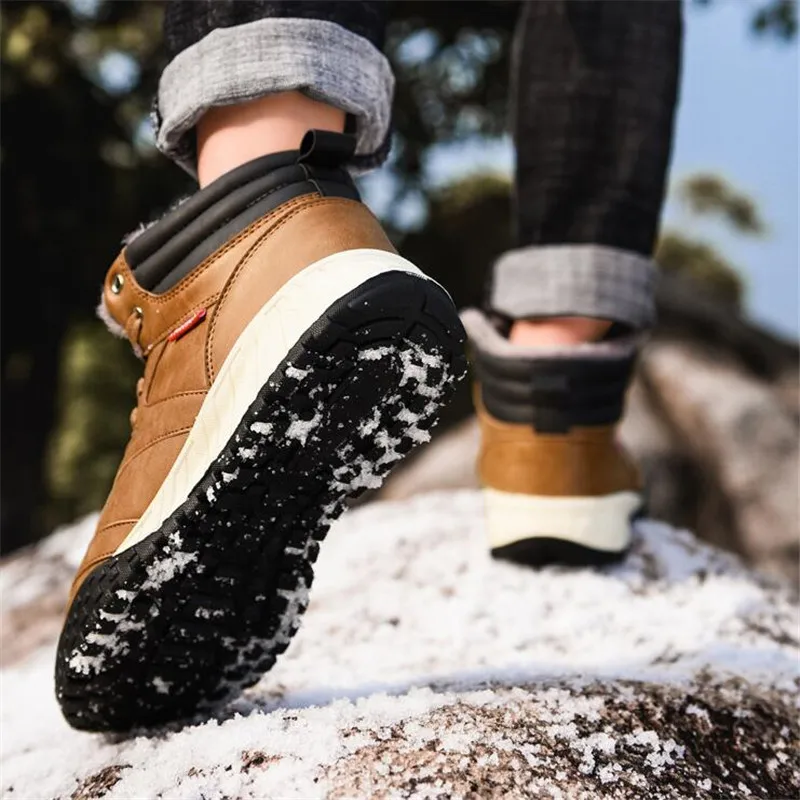 Winter Waterproof Hiking Shoes for Men High-top Snow Sneakers Plus Velvet Warm Sports Shoes Male Outdoor Walking Travel Shoes
