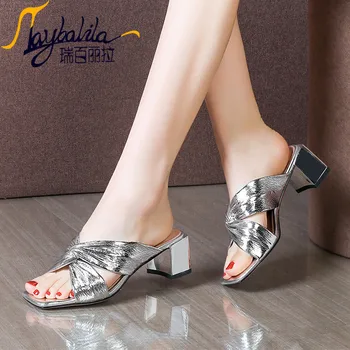 

2020 thick heel sandals women's genuine leather large size toe middle heel outdoor sandals
