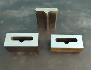 

30*5*8mm Butterfly Hole Punch Die