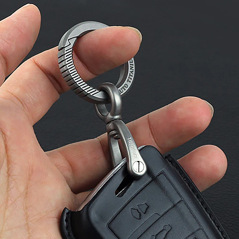 Titanium Men Women Car Keychain Rotatable Buckle Luxury Key Chain Ultra Lightweight EDC Key Ring Holder Upscal Gift for Couples