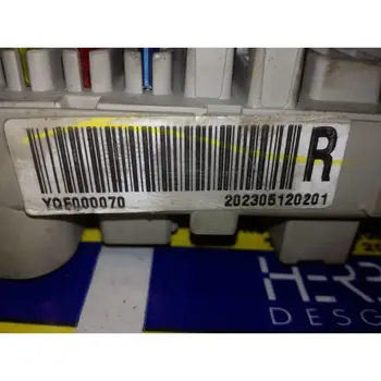 

YQE000070 202305120201 Box Reles/Fuses Mg Rover 45 Serials (rt) *
