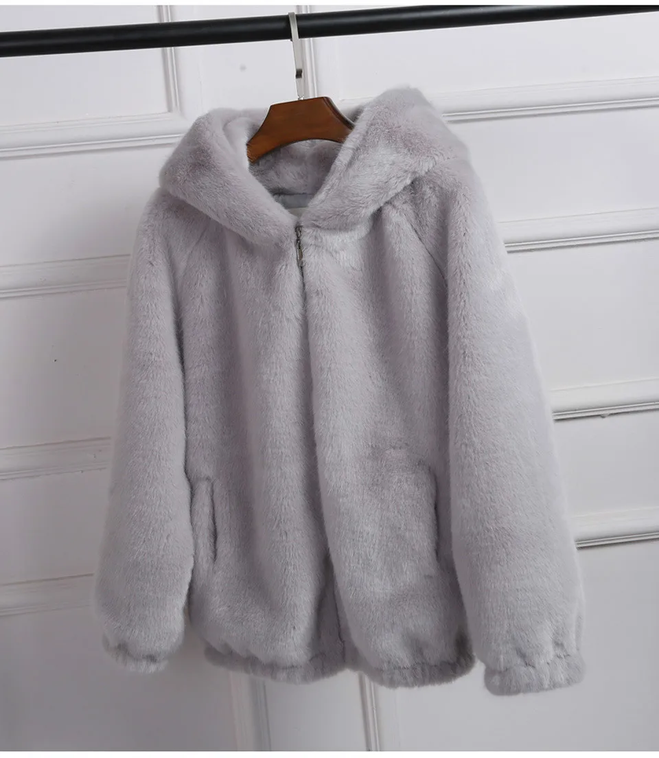 Пальто женское из искусственного меха с капюшоном серое зимнее пушистое 3xl