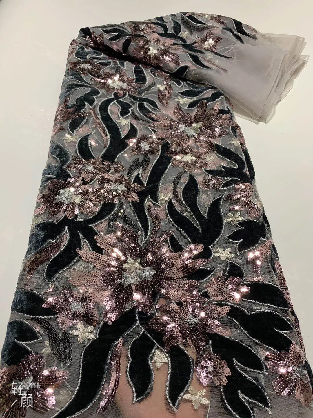 

The Latest African Sequin Lace Fabric 2021 High Quality Velvet Lace African Lace Fabric Wedding FJ43611