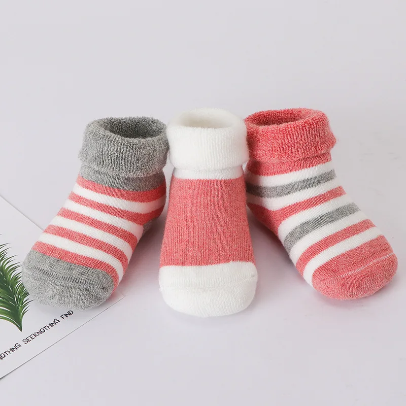 Носки для маленьких мальчиков Новинка года; сезон осень-зима; плотные теплые махровые носки удобные носки в стиле ретро детские однотонные зимние носки для маленьких мальчиков
