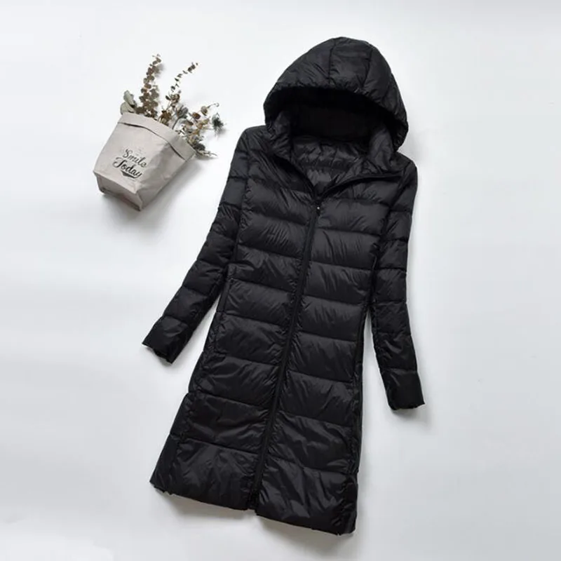Женская зимняя Ультралегкая куртка на 90% белом утином пуху модная повседневная женская верхняя одежда больших размеров 4XL длинная теплая куртка с капюшоном - Цвет: Черный