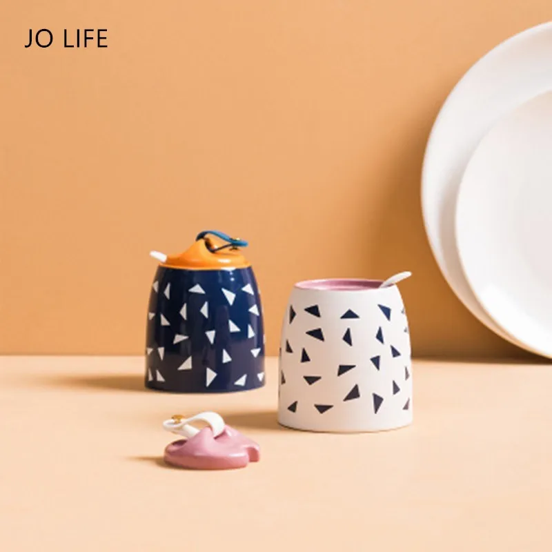 

JO LIFE Ceramic Seasoning Pots With Spoon Nordic Rack Spice Bowls Pickle Storage Condiment Container Jars