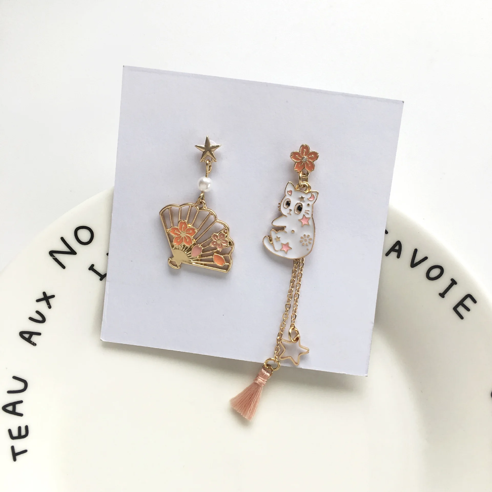 Japanese Cute Cartton Animal  White Rabbit Bear Clip on Earrings Pink Sakura Cat Clip Earrings Without Piercing for Women Girls 