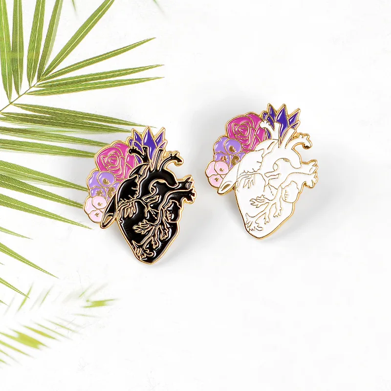 European And American Trend Creative New Product Heart Brooch Flower With Black White Personality Design Popular Badge | Украшения и