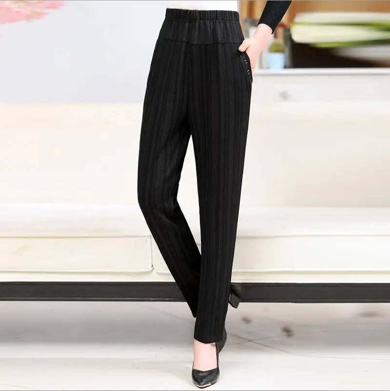 Бархатные брюки для женщин среднего возраста; модные повседневные свободные женские брюки с эластичной резинкой на талии; большие размеры; теплые женские зимние брюки - Цвет: Black plaid