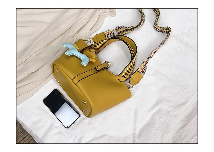 Women's Fashion Composite Bag 2pcs Female Leather Handbags Top Handle Bucket Bags Colorful Strap Crossbody Bag With Horse Tassel (2)