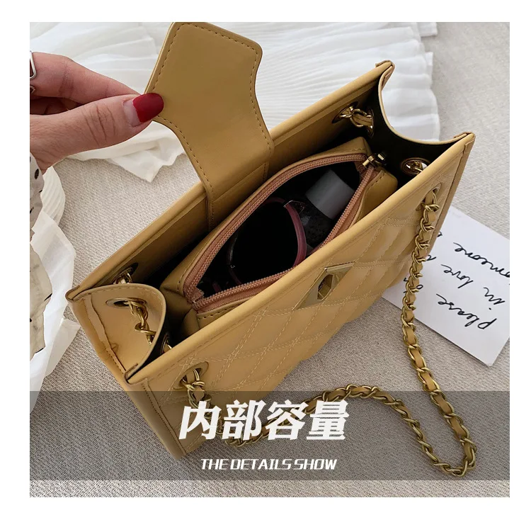 small fresh retro fashion net red with Lingge small fragrant wind large-capacity messenger bag