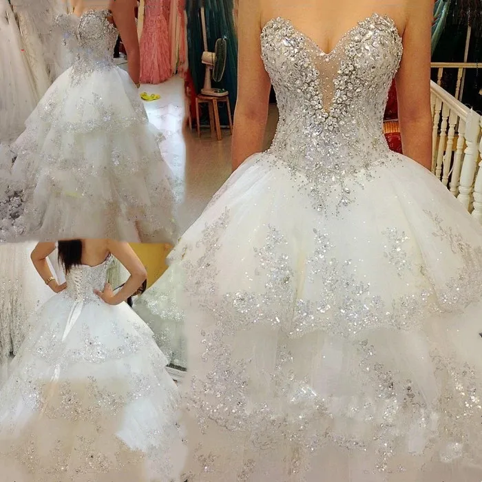

Luxurious Wedding Dresses Ball Gown Sweetheart Fluffy Lace Beaded Crystal Diamond Big Train Bridal Gowns
