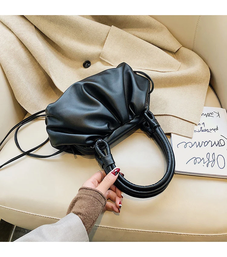 Women Messenger Bag Simple Dumplings Designer Retro New Fashion Cloud Female Crossbody Shoulder Bag Tide Handbag Clutch Bag