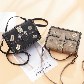 

New female bag on the three-dimensional bag 2020 new casual Korean female bag simple wild messenger small bag fashion shoulder