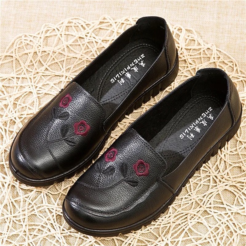 Women shoes soft genuine leather loafers non-slip solid color casual shoes ladies flats Slip On beathable women plus size shoes