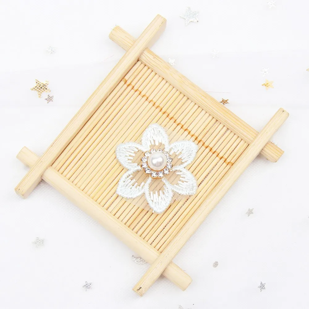 Cheer Bows 10pcs/bag Lace Flowers Patches Pearl Rhinestone Accessories DIY Headwear Accessories Dress Decor Supplies - Цвет: pearl 029 white