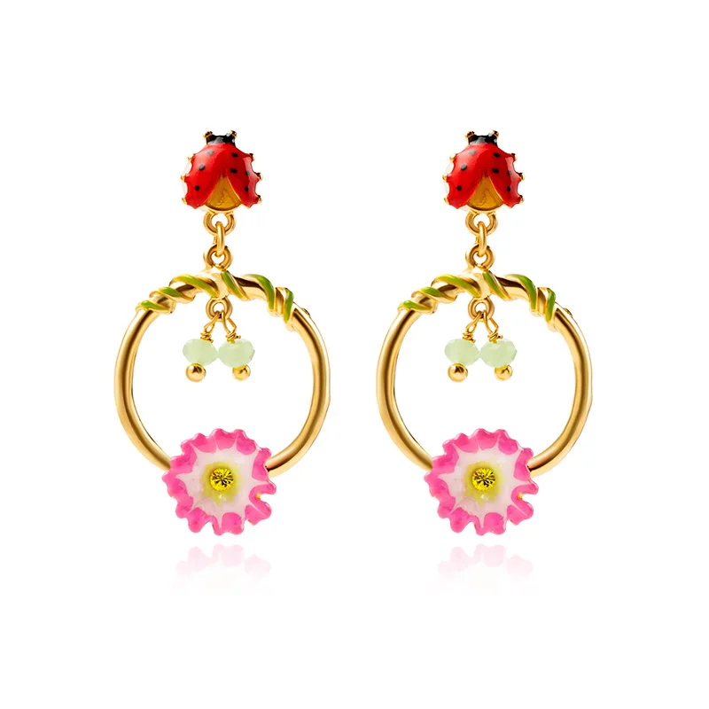 

Juicy Grape Daisy Flower Stud Earrings Creative Personality Beauty Of European And European Temperament Simple Earrings