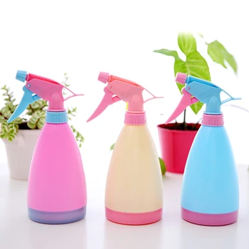 

3pcs Candy Color Hand Pressure Sprayer Empty Spray Kettle Plastic Refillable Sprinkling Kettles Watering Tool (Mixed Colors)