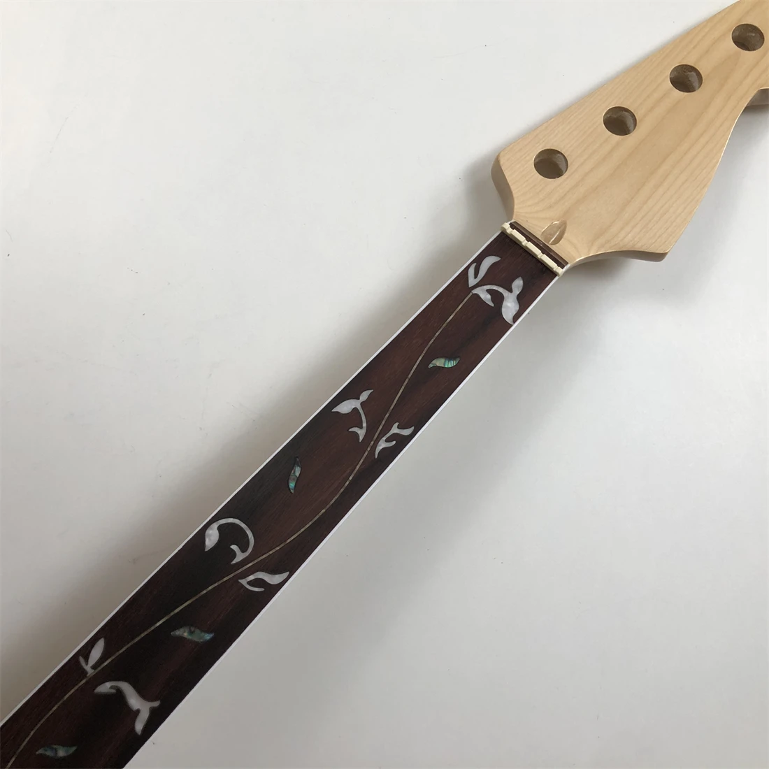 

Fretless Electric Bass Guitar Neck 20 Fret 34inch Maple Rosewood fingerboard Vine Inlay Gloss 4 String