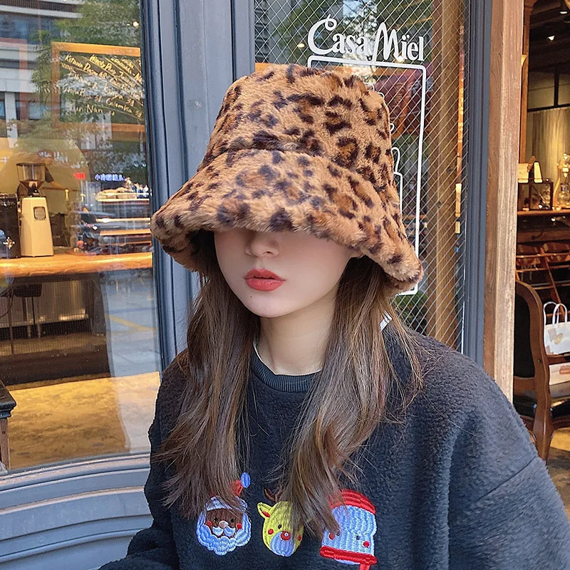 

Leopard-print hats fall and winter are sweet and cuddly Faux bunny fur fisherman hats that are warm and thickened