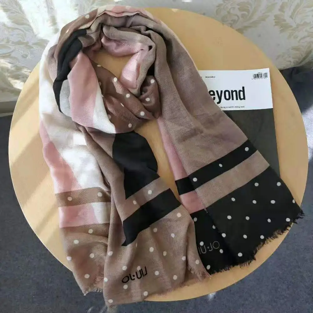 Regalos de la serie de bufanda de primavera, otouno e Invierno de Sauce de moda italiana en