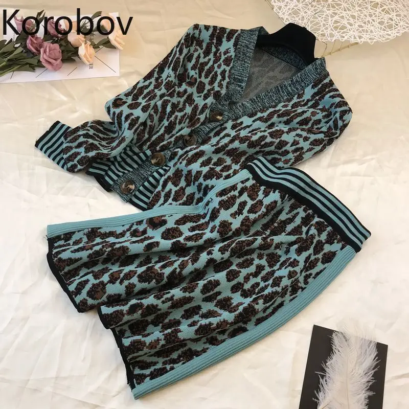 Korobov/новые женские костюмы с леопардовым принтом, кардиганы и трикотажные мини-юбки из одинарной вязки, комплект из 2 предметов, 78902