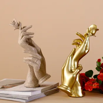 

[HHT] Nordic Light Luxury Hand-held Rose Resin Carfts Home Decoration Wine TV Cabinet Dining Room Living Room Ornaments
