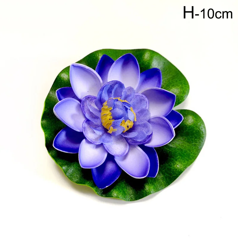 Ninfea O Fiore Di Loto Galleggiante Su Uno Stagno Immagine Stock
