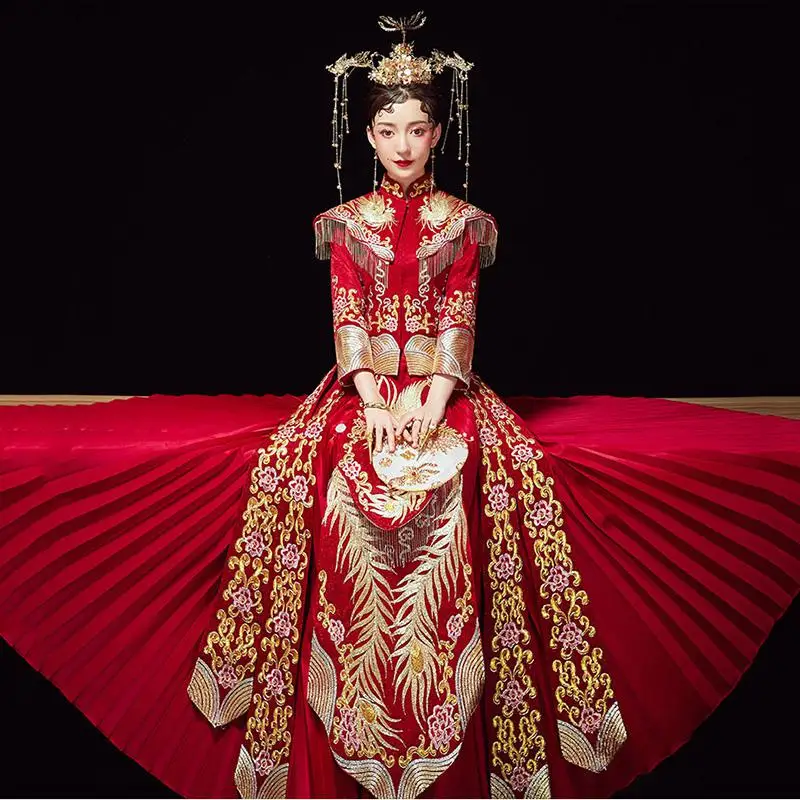 Полный Длина китайский стиль Cheongsam для женщин Красный винтажный праздничный костюм Феникс благородный Qipao вышивка длинное свадебное платье невесты - Цвет: Красный