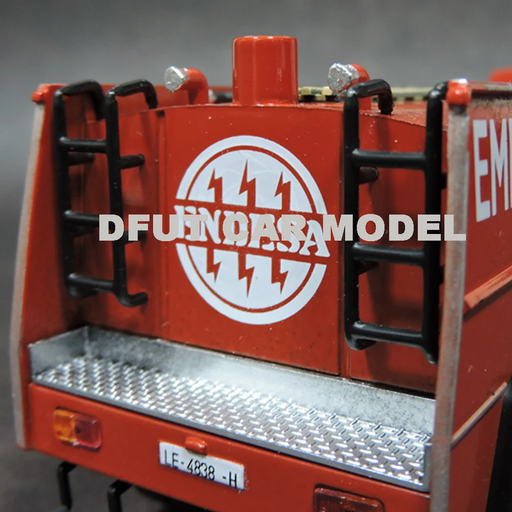 1:43 Игрушечная машина из сплава модель ENDESA Pegaso пожарный двигатель детских игрушечных автомобилей авторизованный подарок для детей