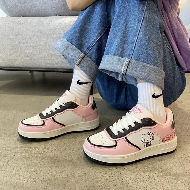TAKARA TOMY autumn and winter fashion cartoon Hello Kitty board shoes simple and comfortable non-slip lightweight casual shoes 4