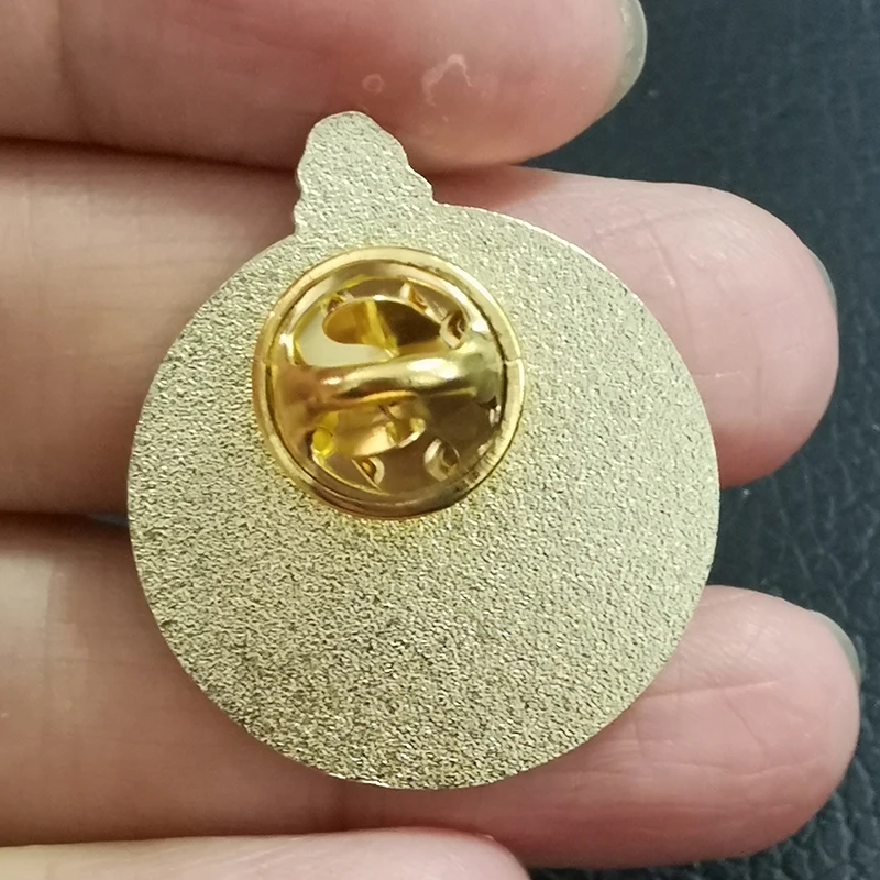 A Darker Shade of Magic Pin (2)