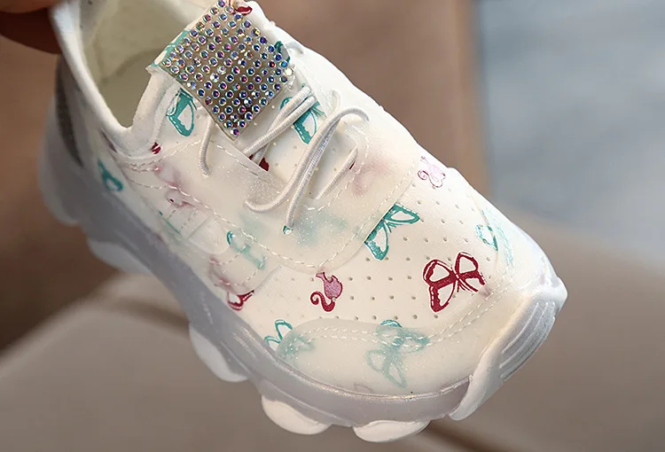 Детская обувь для маленьких девочек с бабочками и кристаллами, светящиеся спортивные кроссовки для бега, Новое поступление, светящаяся обувь