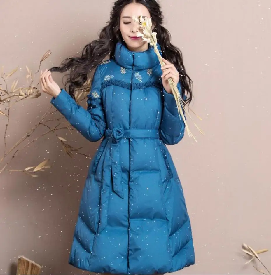 Зимняя женская пуховая куртка со стоячим воротником и цветочной вышивкой, винтажное тонкое белое пальто на утином пуху, верхняя одежда, большие размеры 3xl r1732