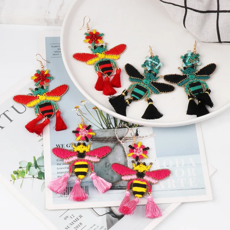 

KOMi Exaggerate Bohemian Animal Bee Earrings Woven Geometric Colorful Tassel Earrings for Women Party Ear Jewelry F0337